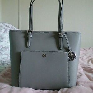 Michael Kors Jet Set Med Top Zip snap pocket tote